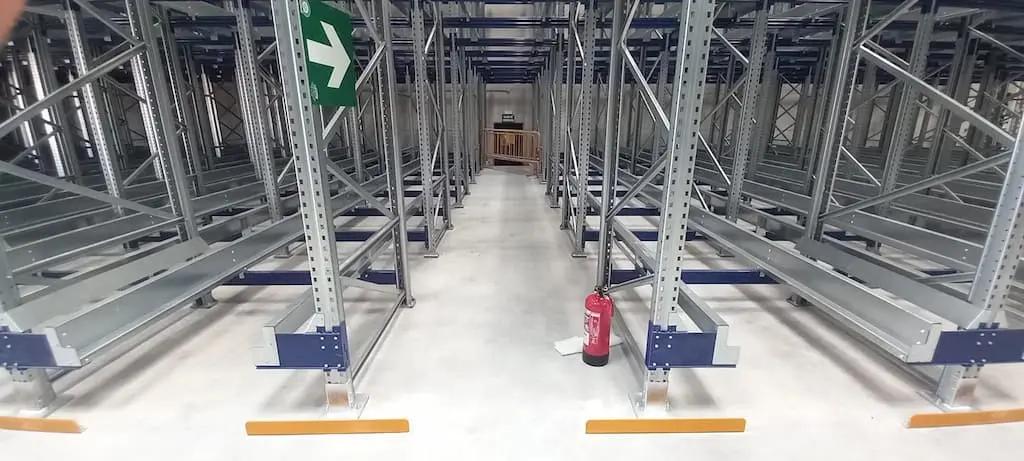 estanterías industriales galvanizadas